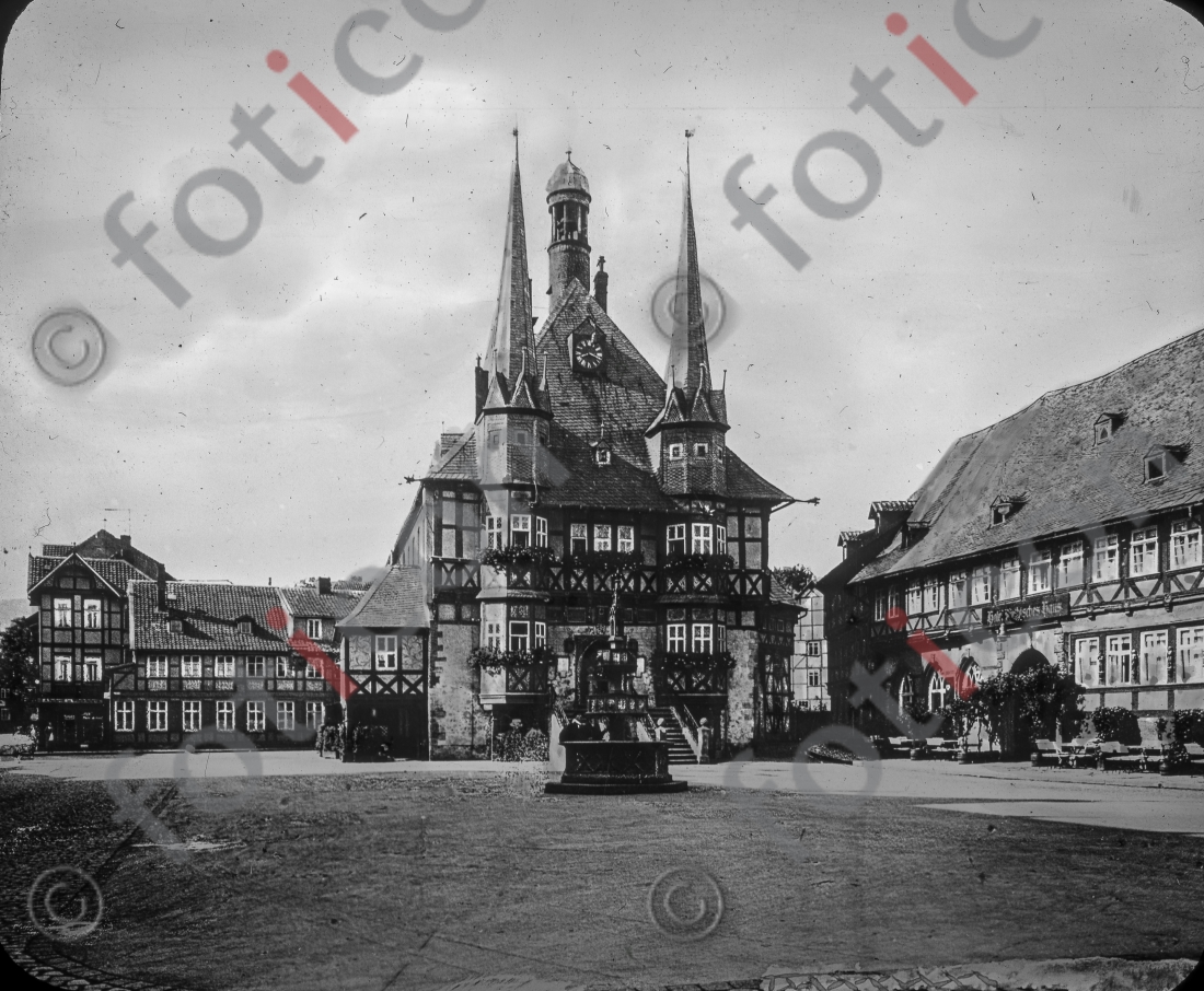 Rathaus in Wernigerode I City Hall Wernigerode - Foto foticon-simon-168-024-sw.jpg | foticon.de - Bilddatenbank für Motive aus Geschichte und Kultur